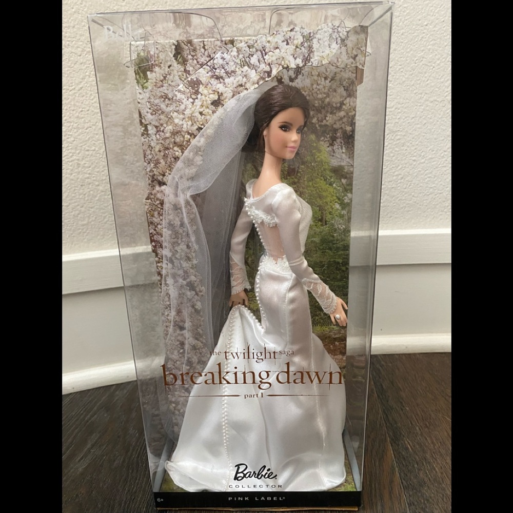 Barbie The Twilight Saga Breaking Dawn Bella